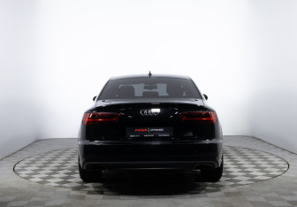 Подержанный автомобиль Audi A6 Sedan 2015 года (6 фото)