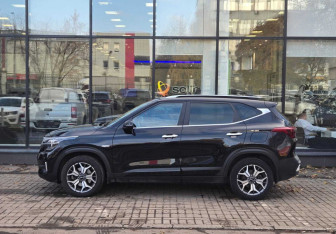 Подержанный автомобиль Kia Seltos 2021 года (5 фото)