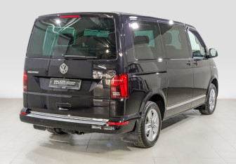 Подержанный автомобиль Volkswagen Multivan 2021 года (5 фото)