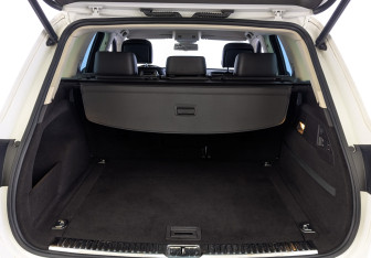 Подержанный автомобиль Volkswagen Touareg 2013 года (10 фото)