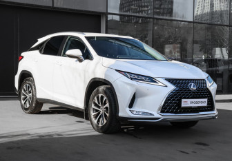 Подержанный автомобиль Lexus RX 2021 года (3 фото)