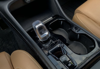 Подержанный автомобиль Volvo XC40 2021 года (17 фото)