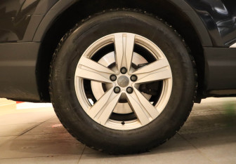 Подержанный автомобиль Audi Q7 2016 года (26 фото)