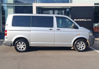 Подержанный автомобиль Volkswagen Transporter Minivan 2007 года (4 фото)