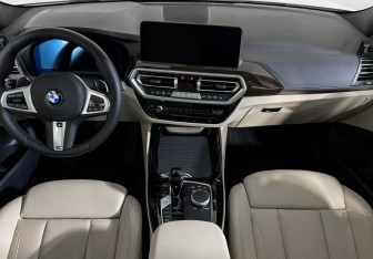 Подержанный автомобиль BMW X3 2022 года (11 фото)