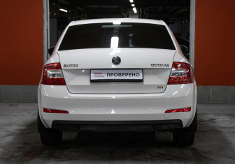 Подержанный автомобиль Skoda Octavia Liftback 2013 года (6 фото)