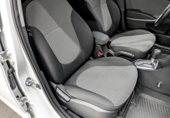 Подержанный автомобиль Hyundai Solaris Sedan 2013 года (23 фото)