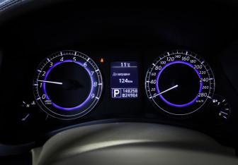 Подержанный автомобиль Infiniti EX 2012 года (16 фото)