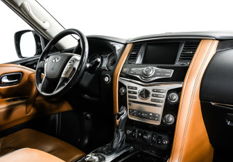 Подержанный автомобиль Infiniti QX80 2019 года (9 фото)