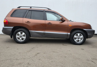 Подержанный автомобиль Hyundai Santa Fe 2003 года (4 фото)