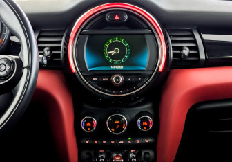 Подержанный автомобиль MINI Hatch 2021 года (15 фото)