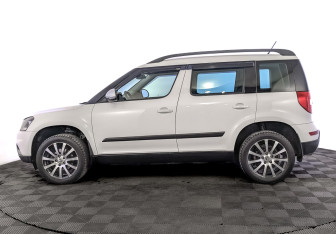 Подержанный автомобиль Skoda Yeti 2015 года (8 фото)