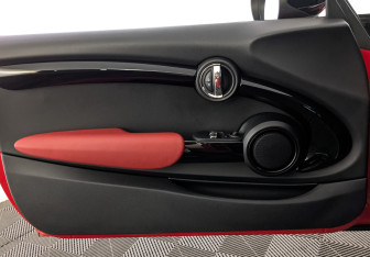 Подержанный автомобиль MINI Hatch 2020 года (19 фото)