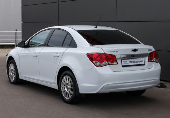 Подержанный автомобиль Chevrolet Cruze Sedan 2013 года (7 фото)