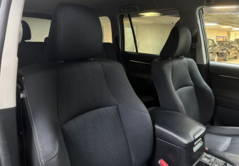 Подержанный автомобиль Toyota Land Cruiser Prado 2020 года (22 фото)