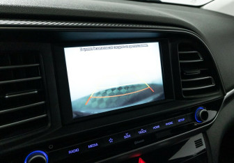 Подержанный автомобиль Hyundai Elantra Sedan 2019 года (15 фото)