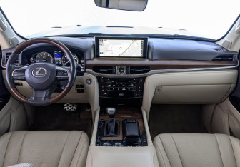 Подержанный автомобиль Lexus LX 2020 года (14 фото)