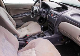 Подержанный автомобиль Nissan Almera Sedan 2001 года (9 фото)