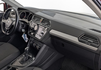 Подержанный автомобиль Volkswagen Tiguan 2018 года (13 фото)