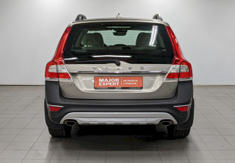 Подержанный автомобиль Volvo XC70 2014 года (6 фото)