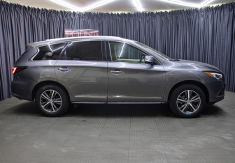 Подержанный автомобиль Infiniti QX60 2019 года (4 фото)