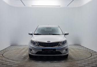 Подержанный автомобиль Kia Rio Sedan 2012 года (8 фото)