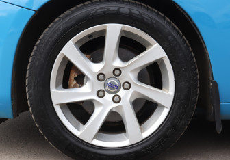 Подержанный автомобиль Volvo S60 2014 года (18 фото)