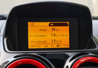 Подержанный автомобиль Opel Corsa 2012 года (15 фото)