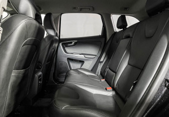 Подержанный автомобиль Volvo XC60 2014 года (10 фото)