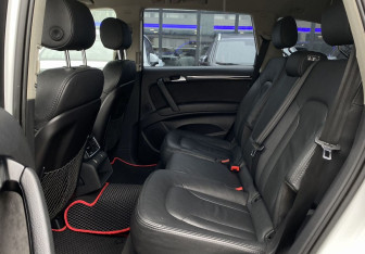 Подержанный автомобиль Audi Q7 2014 года (17 фото)