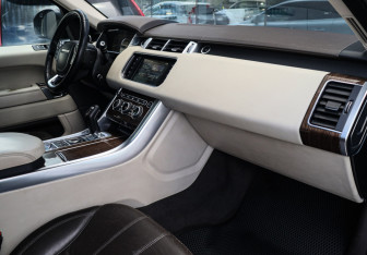 Подержанный автомобиль Land Rover Range Rover Sport 2015 года (7 фото)