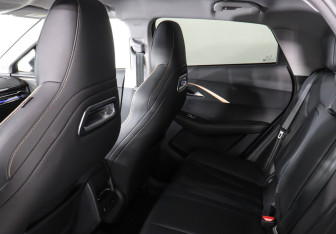 Подержанный автомобиль Omoda C5 2023 года (12 фото)
