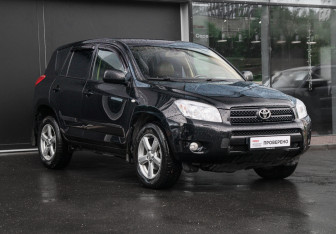 Подержанный автомобиль Toyota RAV4 2008 года (3 фото)