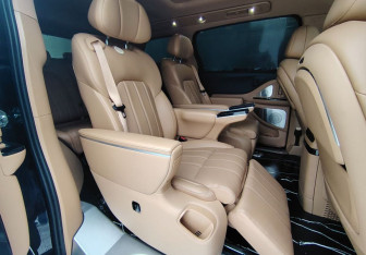 Подержанный автомобиль Voyah Dream 2024 года (14 фото)