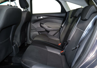 Подержанный автомобиль Ford Focus Hatchback 2013 года (13 фото)