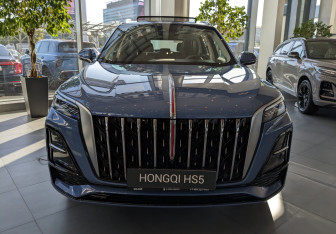 Новый Hongqi HS5 2024 (5 фото)