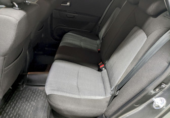 Подержанный автомобиль Kia Ceed Hatchback 2012 года (15 фото)