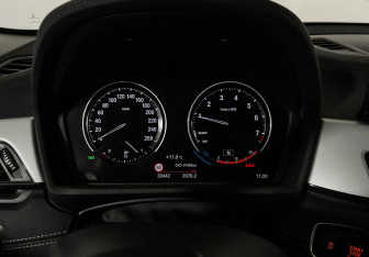 Подержанный автомобиль BMW X2 2020 года (12 фото)
