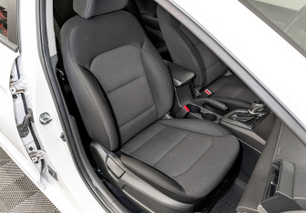 Подержанный автомобиль Hyundai Elantra Sedan 2020 года (22 фото)