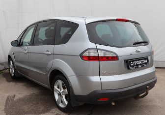 Подержанный автомобиль Ford S-MAX 2006 года (6 фото)