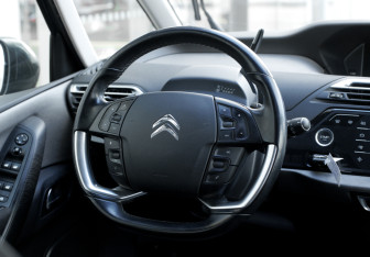 Подержанный автомобиль Citroen C4 Picasso 2016 года (15 фото)