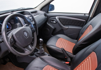 Подержанный автомобиль Renault Duster 2015 года (10 фото)