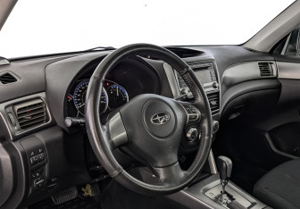 Подержанный автомобиль Subaru Forester Suv 2012 года (15 фото)
