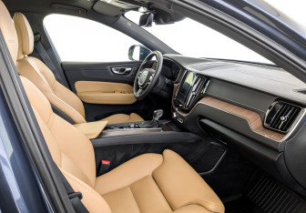 Подержанный автомобиль Volvo XC60 2019 года (11 фото)