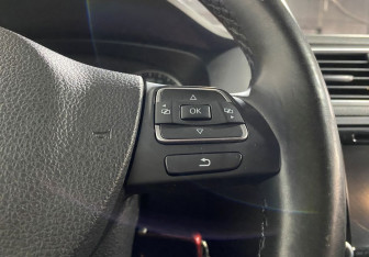 Подержанный автомобиль Volkswagen Jetta Sedan 2012 года (15 фото)