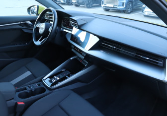 Подержанный автомобиль Audi A3 Sedan 2021 года (9 фото)