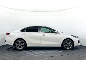 Подержанный автомобиль Kia Cerato Sedan 2020 года (4 фото)