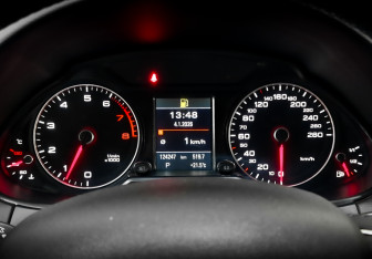 Подержанный автомобиль Audi Q5 2013 года (13 фото)