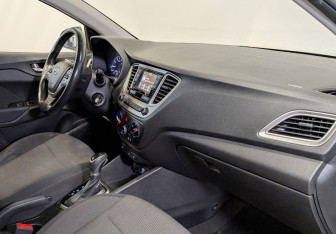 Подержанный автомобиль Hyundai Solaris Sedan 2019 года (10 фото)