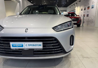 Подержанный автомобиль AITO M5 2023 года (8 фото)